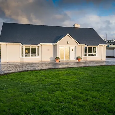 Maggies Place * Letterkenny