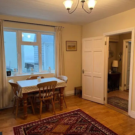Maggies Place * Cahersiveen